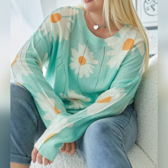 PLUS Honeysuckle Lightweight Knit Sweater - Picture 4 of 7